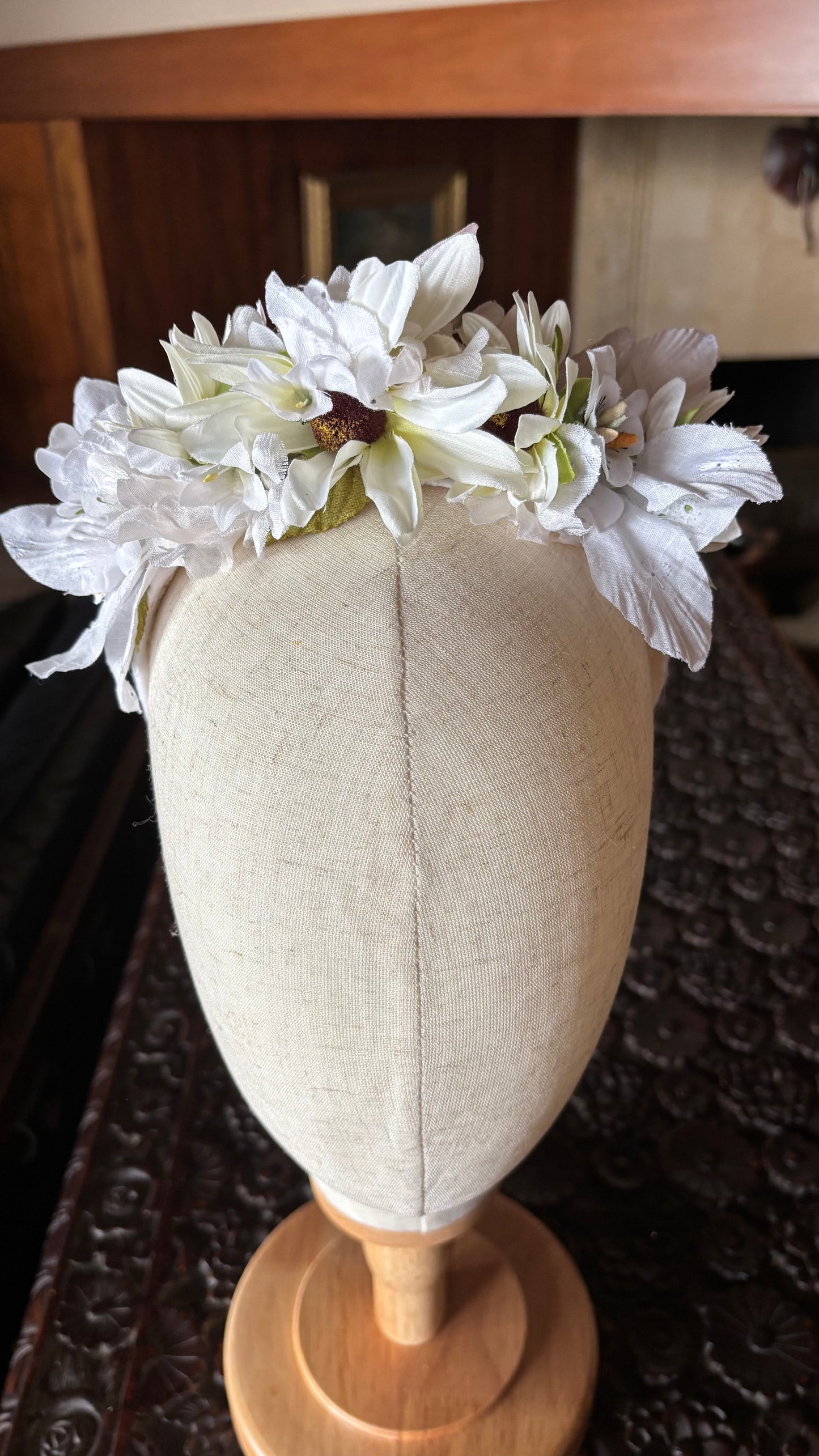 Daisies Don't Tell One-of-a-Kind White Floral Headband, 1"