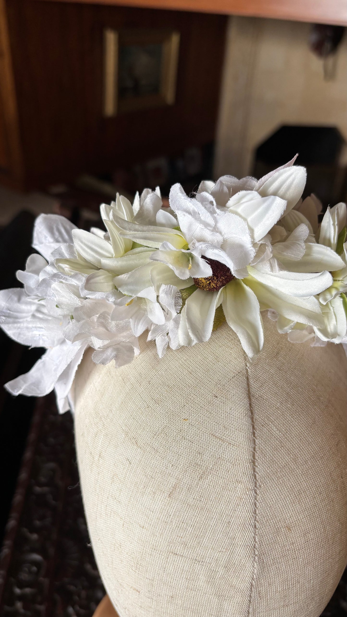 Daisies Don't Tell One-of-a-Kind White Floral Headband, 1"