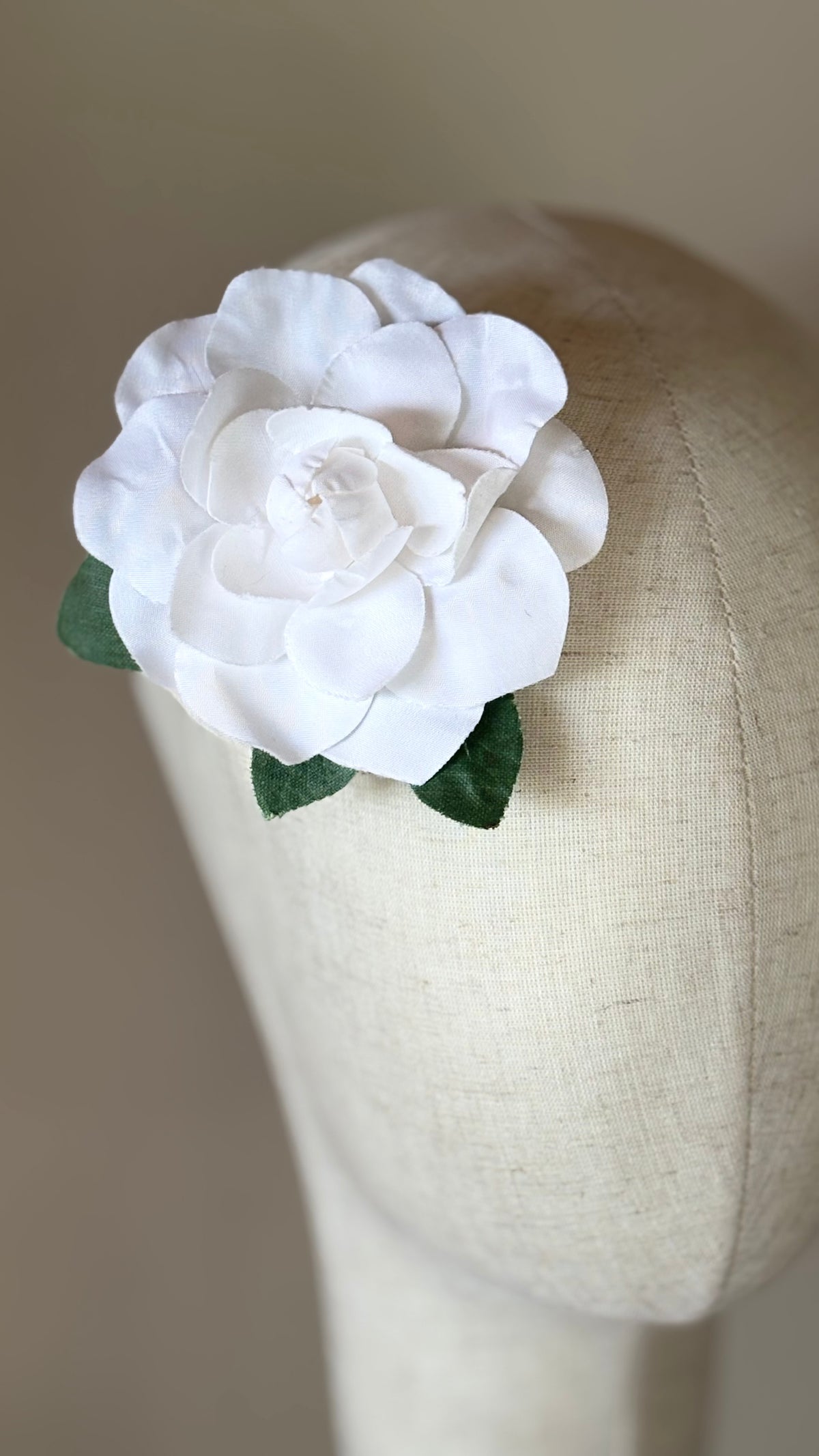 Classic Vintage-Style White Gardenia Pin & Clip