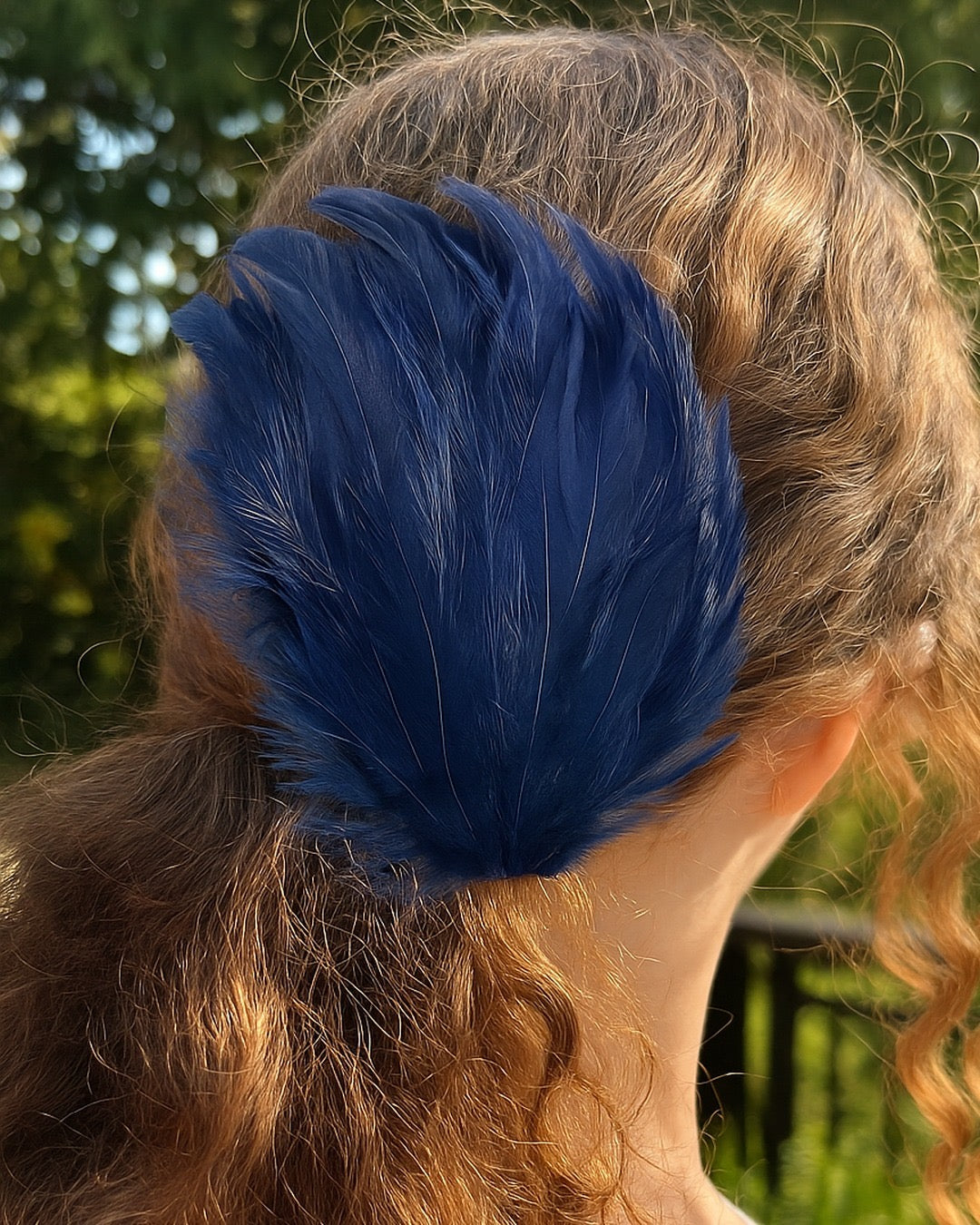 Garbo Navy Blue Feather Pin & Clip, 4"
