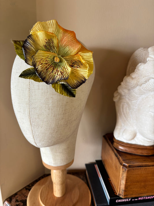 Karin's Garden “Dakota” 3 1/2" Pansy Flower Pin & Clip.  Vintage Life like Pansy Pin.  Blue Gold. Made in the USA