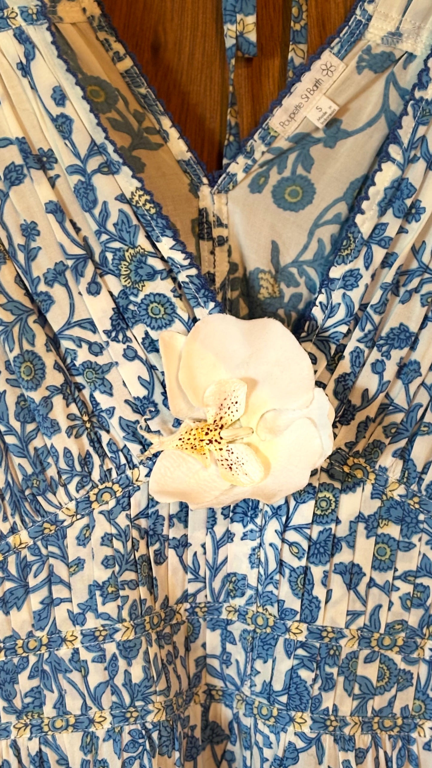 Karin's Garden Stella 3.5" White Phalaenopsis Orchid Clip.  Dedicated to my dear friend Marie. As Seen In: Cosmopolitan Magazine
