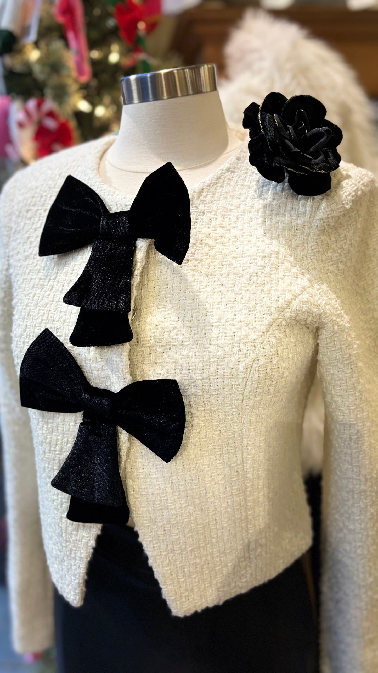 Karin's Garden 3" Mrs. Q. Glam Velvet Blend Black Metallic Edge Rose Pin Brooch Clip.  Made in the USA.