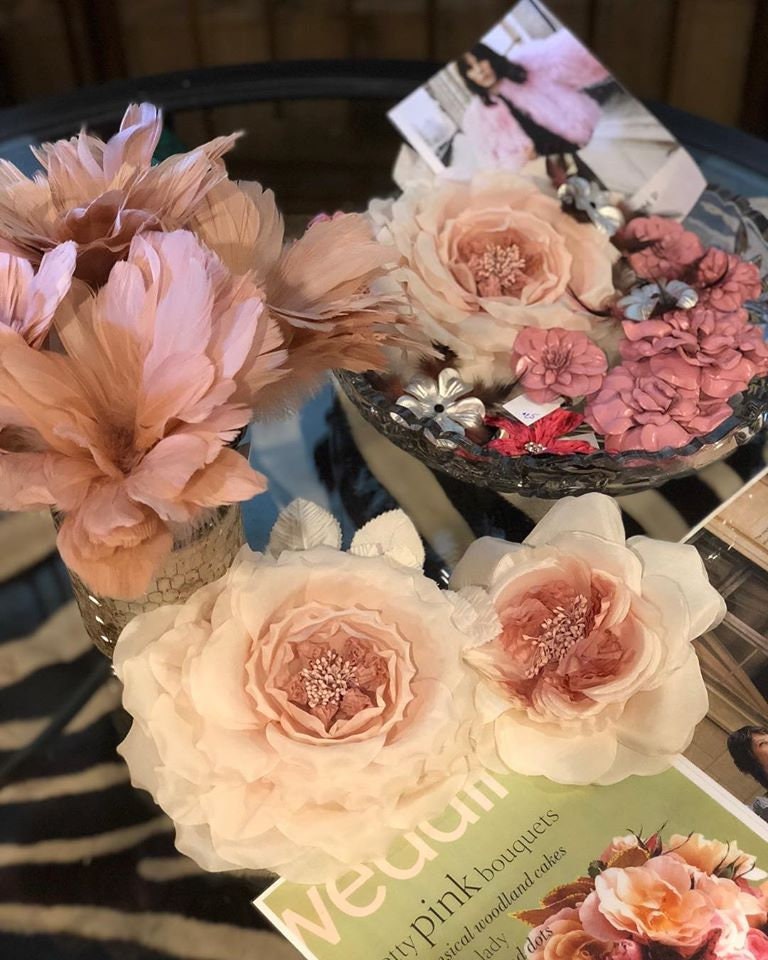 Karin's Garden Épingle à roses exquise en mélange de soie de 9 pouces. Épingle à fleurs Sex And The City Carrie Bradshaw Martha Stewart Mariages